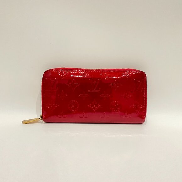 Louis Vuitton Red Vernis Zip Around Long Wallet Sku#85954 (Gently Used, rubbing) - Picture 2 of 13